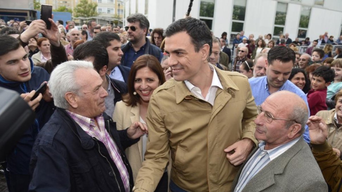 El candidato a presidente del gobierno, Pedro Sánchez, asistió a un acto del PSOE en Burgos-ICAL