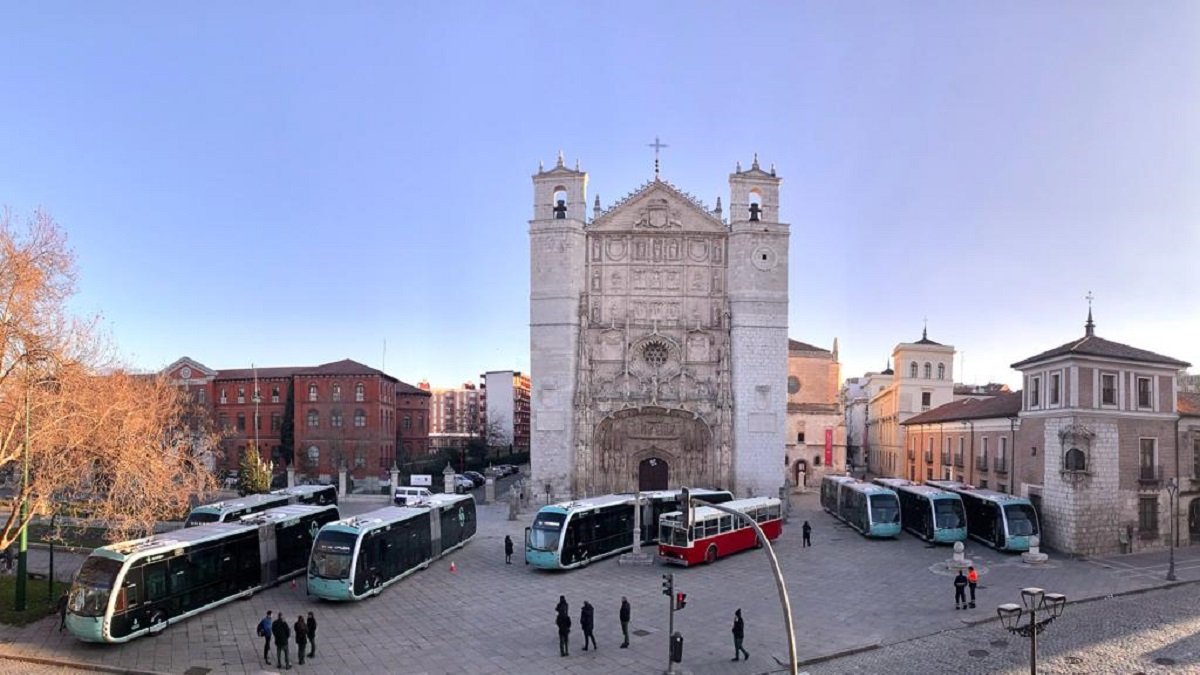 Presentación de los nuevos autobuses eléctricos de AUVASA en San Pablo.- AYUNTAMIENTO VALLADOLID