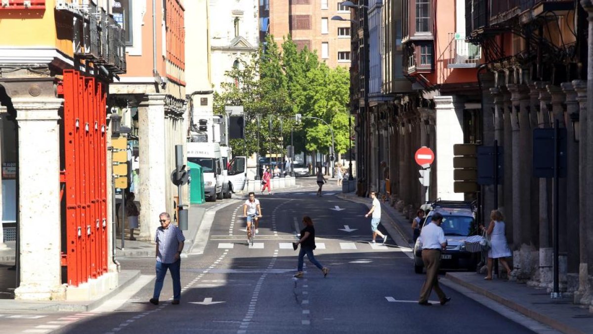 Cortes de tráfico en el centro de Valladolid por la concentración de ozono en una imagen de archivo