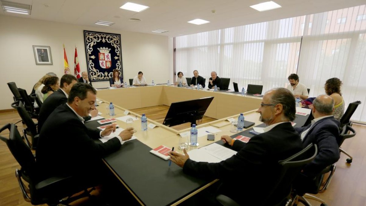 Reunión de la Junta de Portavoces de las Cortes de Castilla y León-ICAL