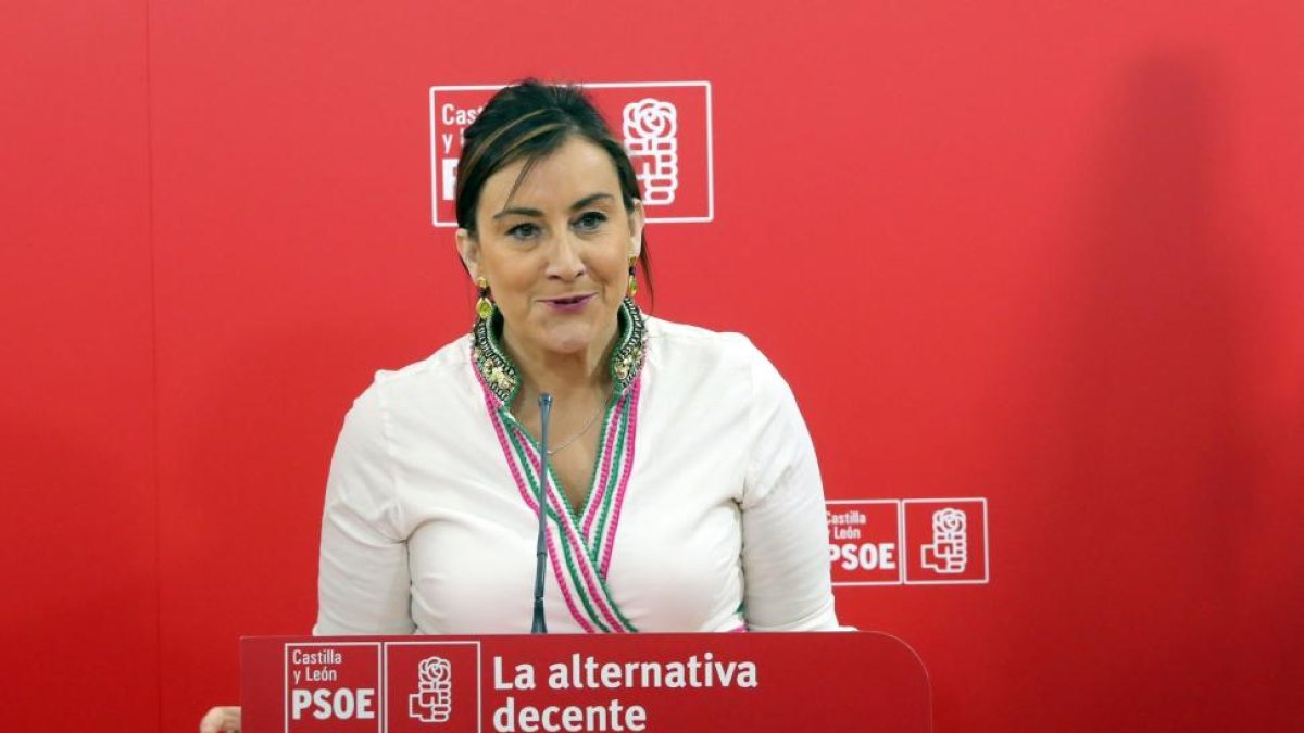La secretaria de Organización del PSOECyL, Ana Sánchez, comparece ante la prensa tras la reunión de la Permanente de la Comisión Ejecutiva autonómica del PSOECyL-ICAL