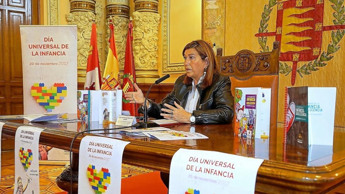 La concejala Victoria Soto durante la presentación del II Plan de Infancia.-J.M. LOSTAU