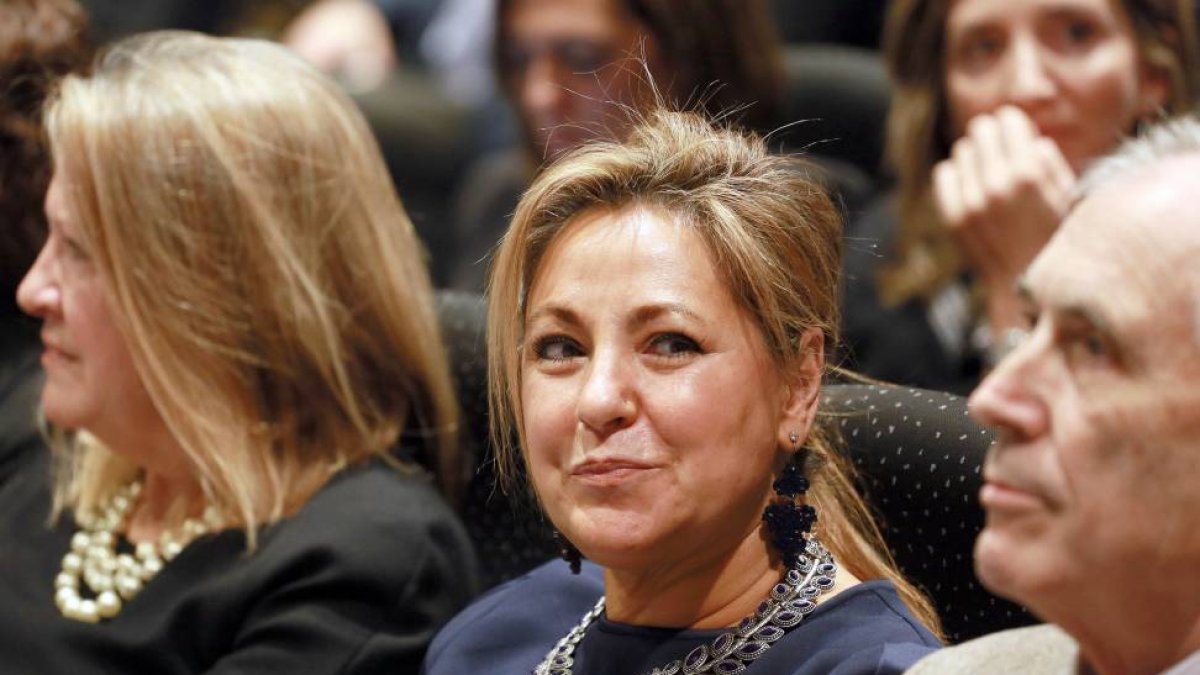 La alcaldesa de Zamora, Rosa Valdeón (C)-Ical