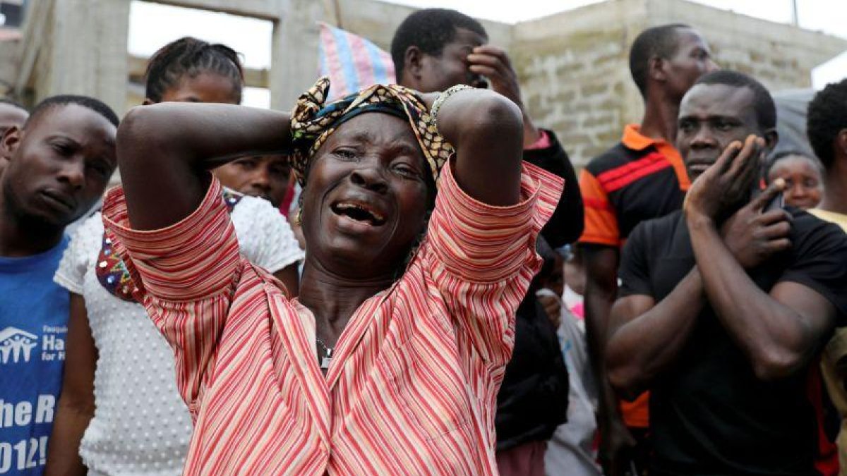 Las labores de rescate continúan en el país centroafricano donde se estima que hay aún unas 600 personas desaparecidas.-ATLAS
