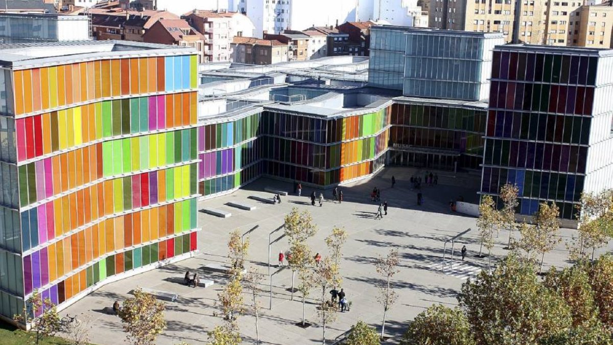 Fachada del Museo de Arte Contemporáneo de Castilla y León (MUSAC)-Ical