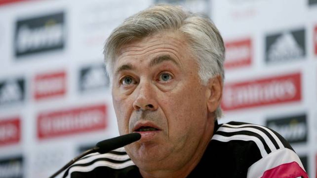 El entrenador del Real Madrid, Carlo Ancelotti, durante la rueda de prensa ofrecida hoy en la Ciudad Deportiva de Valdebebas.-Foto: EFE / JUANJO MARTÍN