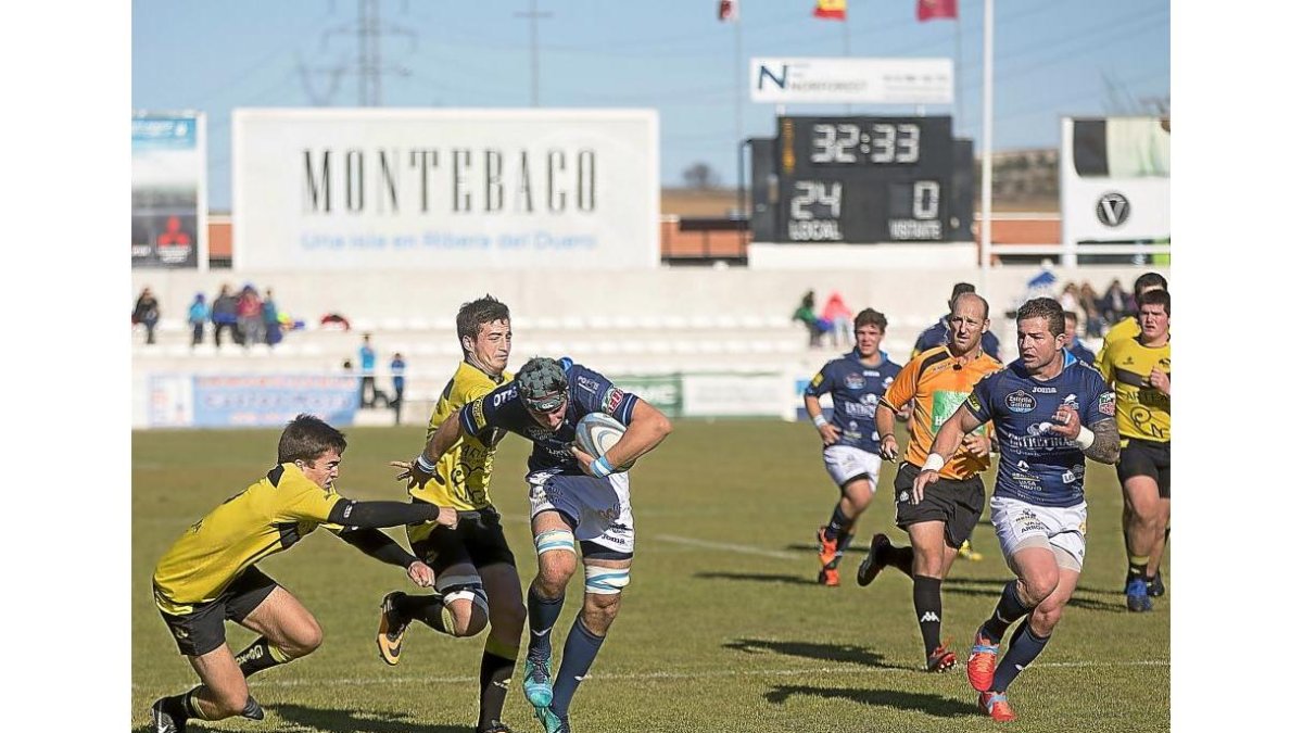 Quesos Entrepinares y Gexto en el partido de la primera vuelta.-JOSÉ C. CASTILLO