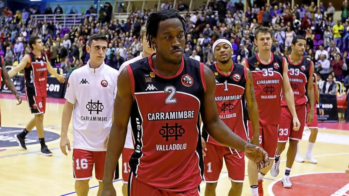 Gantt se retira con gestio serio en el partido que se perdió en la última jugada contra Breogán.-J.M. LOSTAU