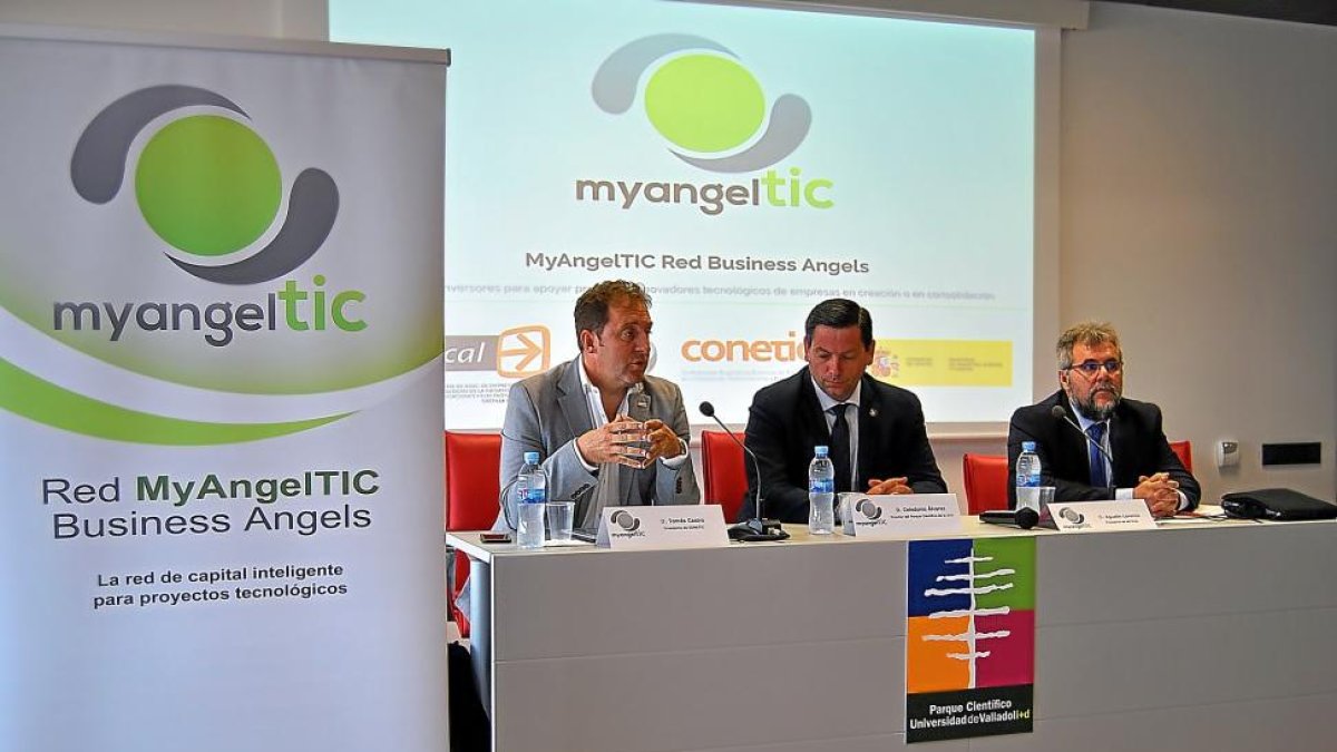 Tomás Castro, presidente de Conetic, Celedonio Álvarez, director del Parque Científico de la UVA, y Agustín Lorenzo, presidente de Aetical; presentan MyAngelTic.-E.M.