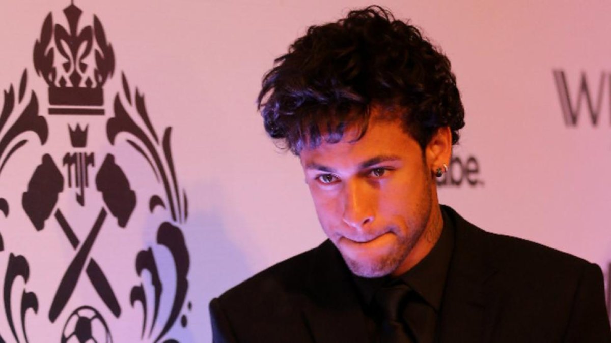 Neymar en una subhasta benéfica de su fundación, en Sao Paulo.-REUTERS