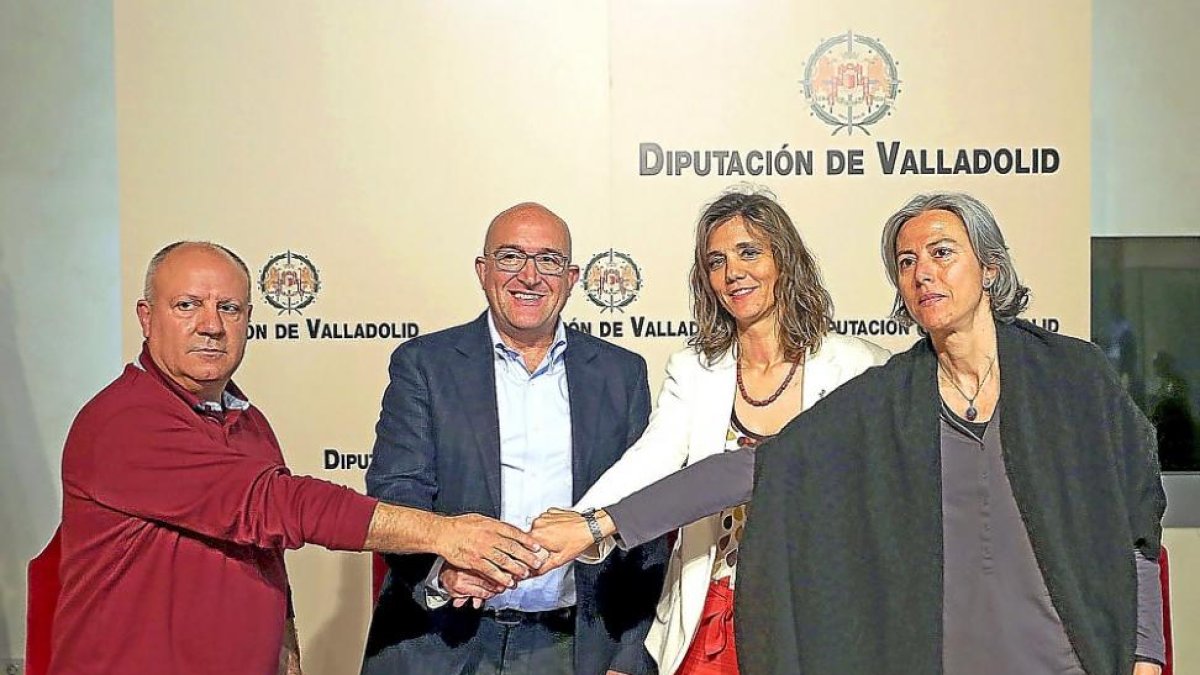 Gonzalo Franco, Jesús Julio Carnero, Ángela de Miguel y Nuria González, ayer en Pimentel.-ICAL