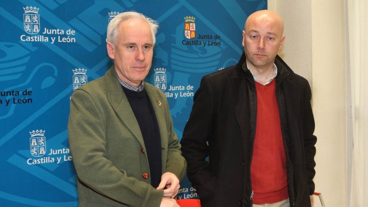 El delegado territorial, Luis Domingo González(I), y el jefe del Servicio Territorial de Cultura, Luis Calderón(D)-Ical
