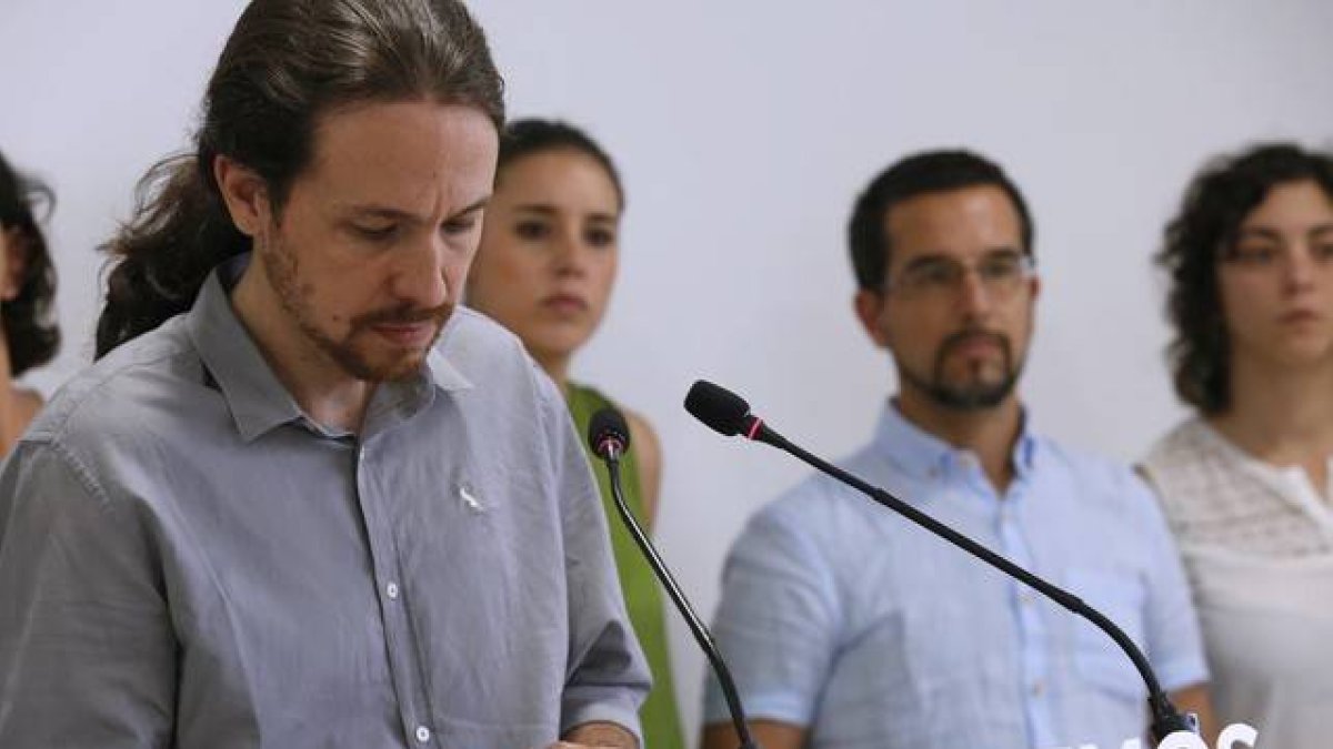 El secretario general de Podemos, Pablo Iglesias, durante la rueda de prensa de este lunes, 6 de julio, tras la reunión del órgano del consejo de coordinacion del partido.-Foto: DAVID CASTRO