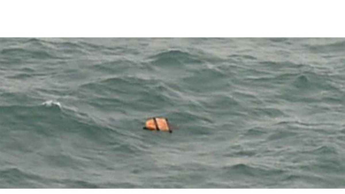 Restos del avión de AirAsia hallados en el mar de Java-Foto: AFP/ BAY ISMOYO