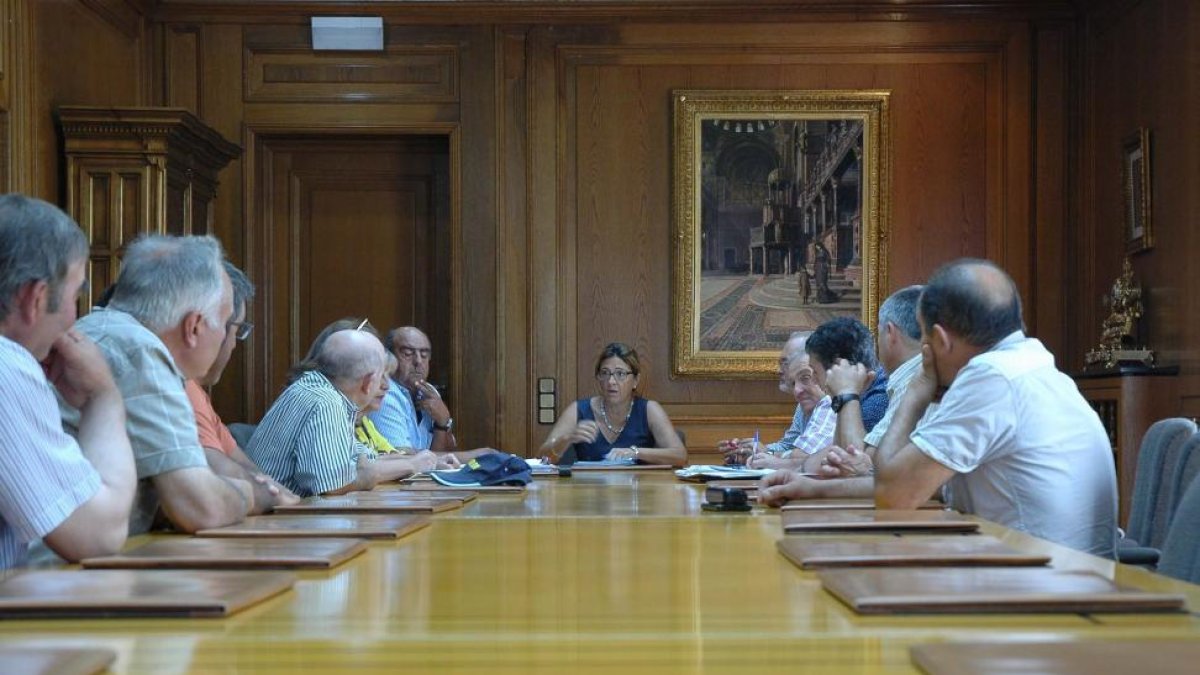 su disposición a ayudar a los afectados en fuegos de especial gravedad.-ICAL