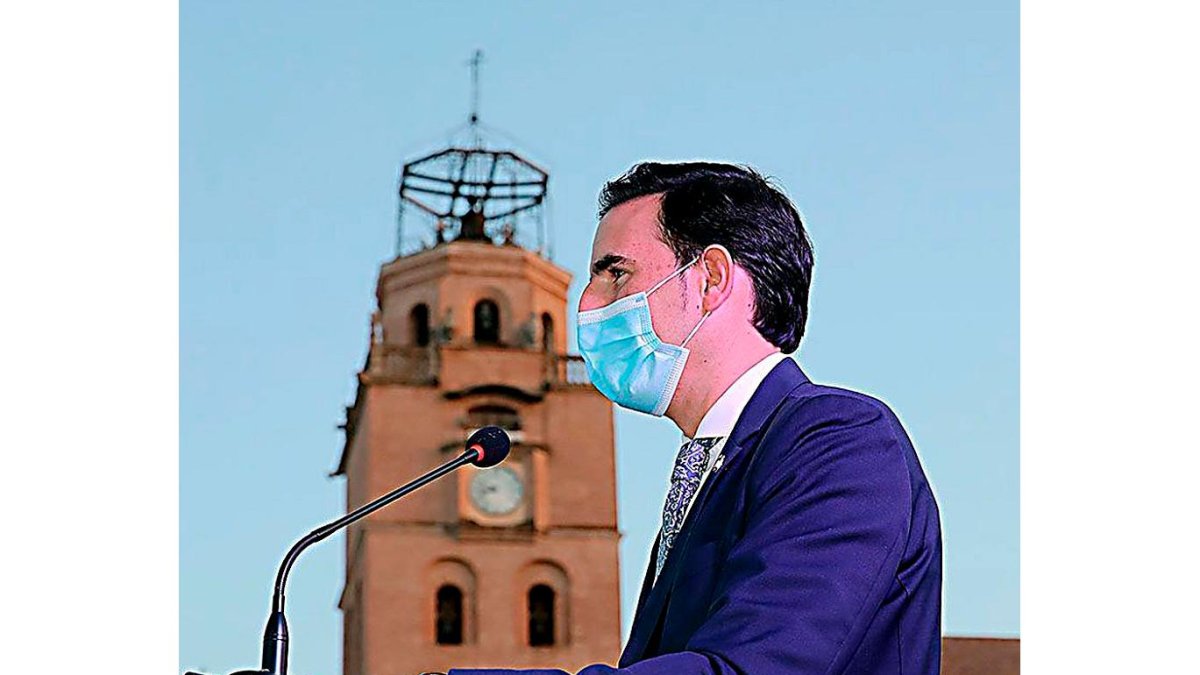 El alcalde de Medina, Guzmán Gómez, en la presentación del pregón. D. V.