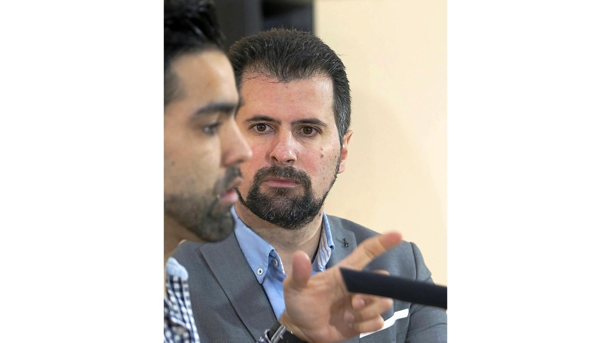 Tudanca junto a Víctor Nuñez, presidente del Consejo de la Juventud.-ICAL