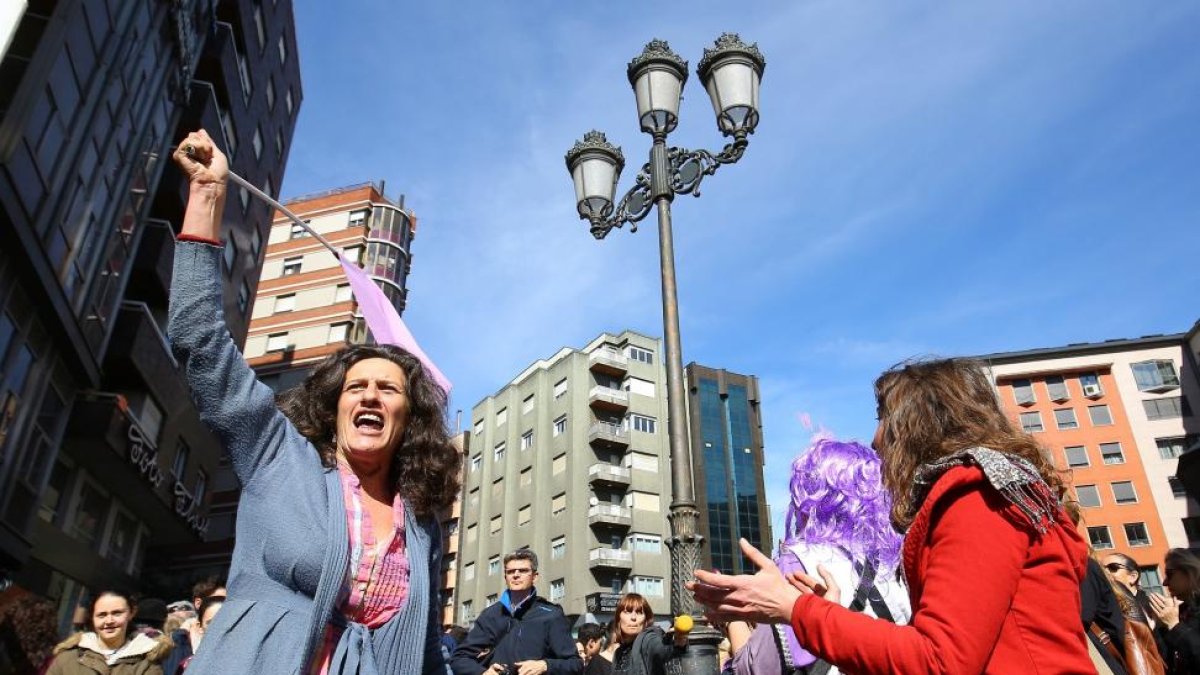 Manifestación con motivo del Día Internacional de la Mujer en Ponferrada-ICAL
