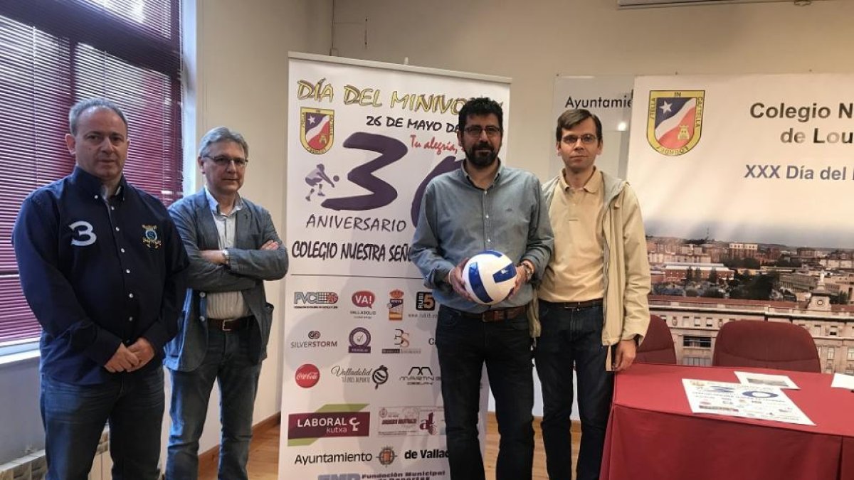 Torres, Sangrador, Bustos y Barrigón, en la presentación del Día del Minivoley.-G. V.