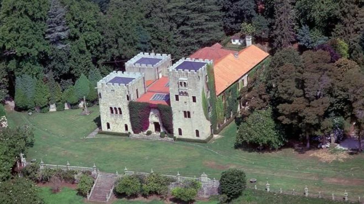 Vista aérea del Pazo de Meirás, en la localidad de Sada (A Coruña).-COVER / XURXO LOBATO