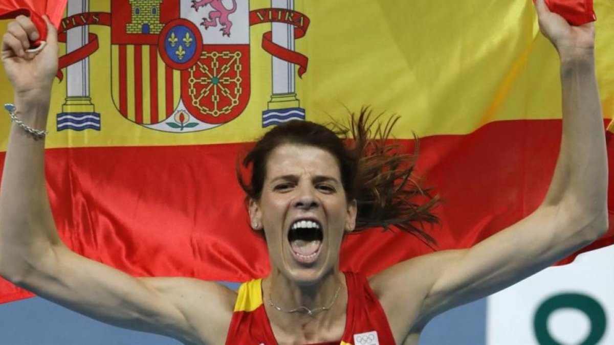 Beitia,en la celebración de su oro olímpico.-EFE / LAVANDEIRA JR