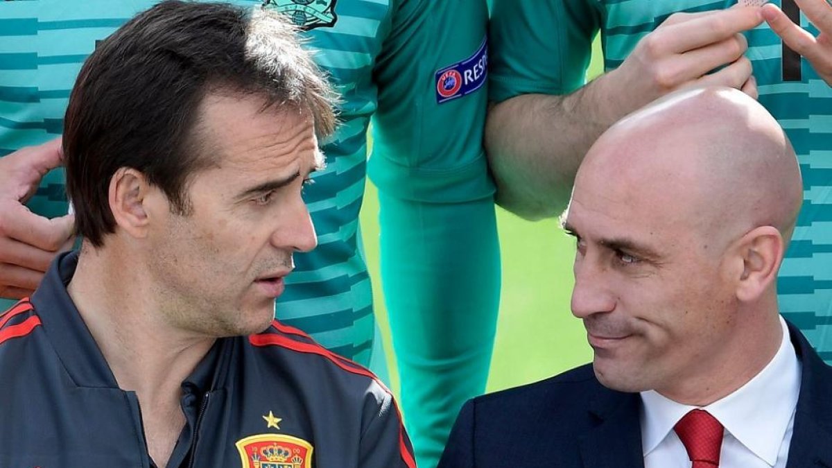 Lopetegui y Rubiales.-JAVIER SORIANO / AFP