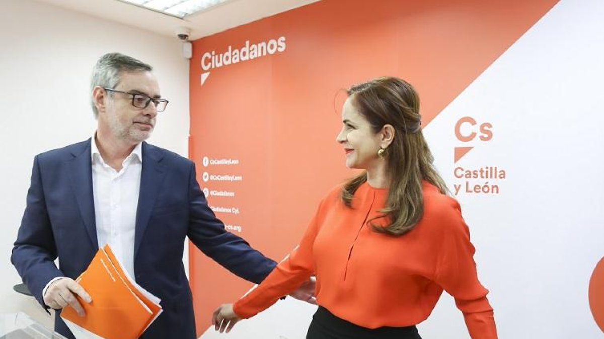 El secretario general de Ciudadanos, José Manuel Villegas, acompañado por Silvia Clemente-ICAL