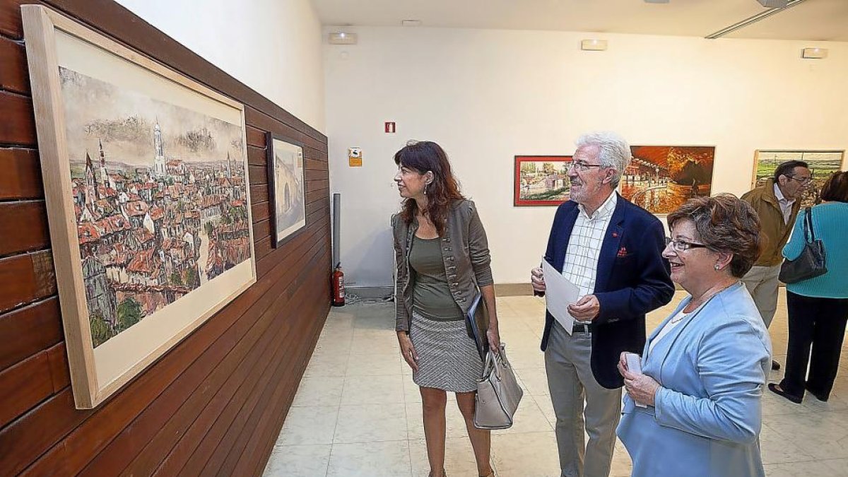 Ana Redondo y Miguel Ángel Soria en el Salón de Otoño.-PABLO REQUEJO