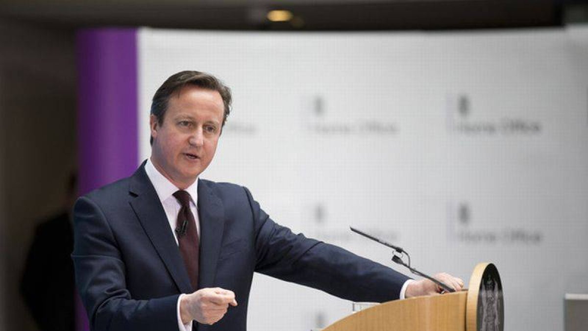 El primer ministro británico, David cameron, durante su discurso sobre inmigración, este jueves.-Foto: AP / MATT DUNHAM