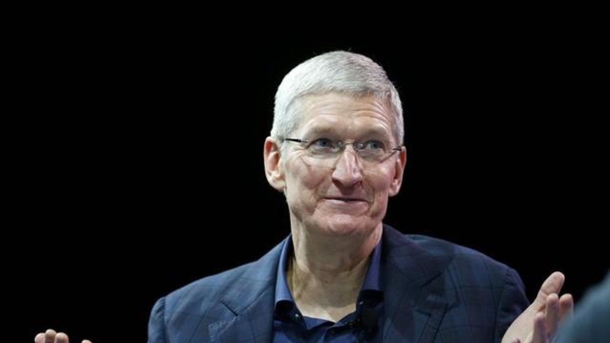 El CEO de Apple, Tim Cook, durante una conferencia, este lunes en Laguna Beach (California).-REUTERS / LUCY NICHOLSON