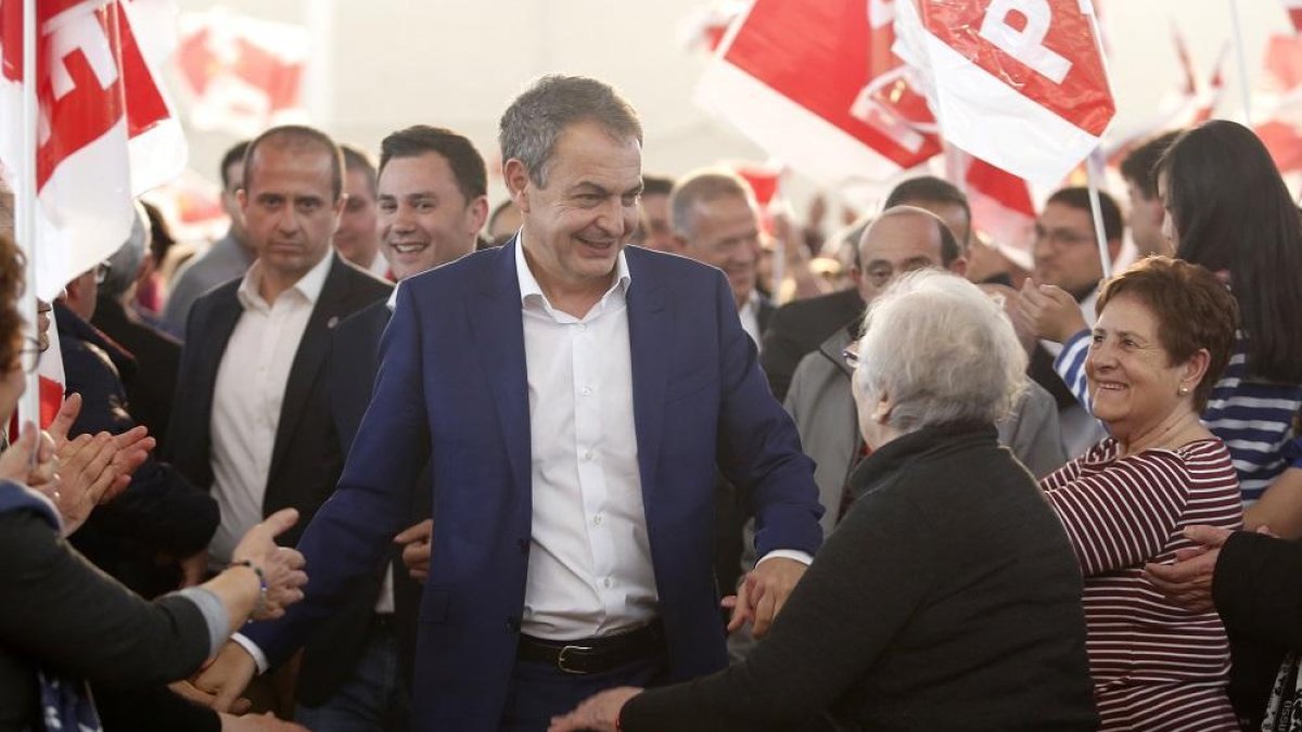 José Luis Rodríguez Zapatero, ayer en el cierre de campaña del PSOE de Castilla y León en la capital leonesa.-ICAL