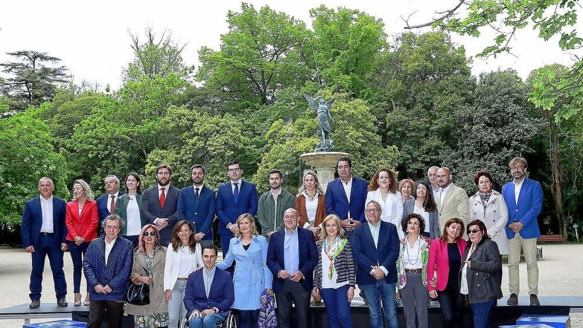 La candidatura dell PP al completo para las elecciones municipales del Ayuntamiento de Valladolid, encabezada por Pilar del Olmo.-J.M. LOSTAU