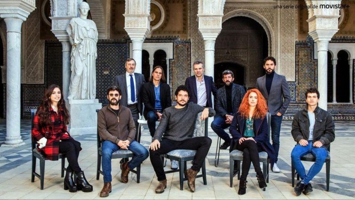 El equipo de la serie La peste, una producción original de Movistar+.-MOVISTAR+