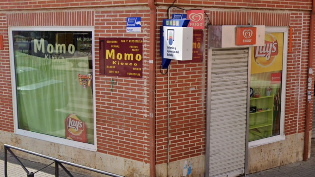 Administración de Lotería en la calle Guadalajara de Cigales en el que se adquirieron los décimos premiados. -GSW
