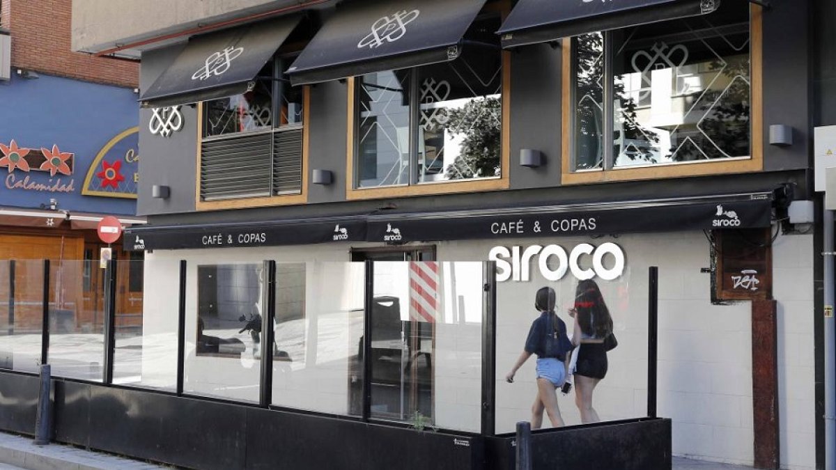 El bar Siroco de la calle San Lorenzo suma ya dos excesos de aforo durante la pandemia.- PHOTOGENIC / BALCAZA