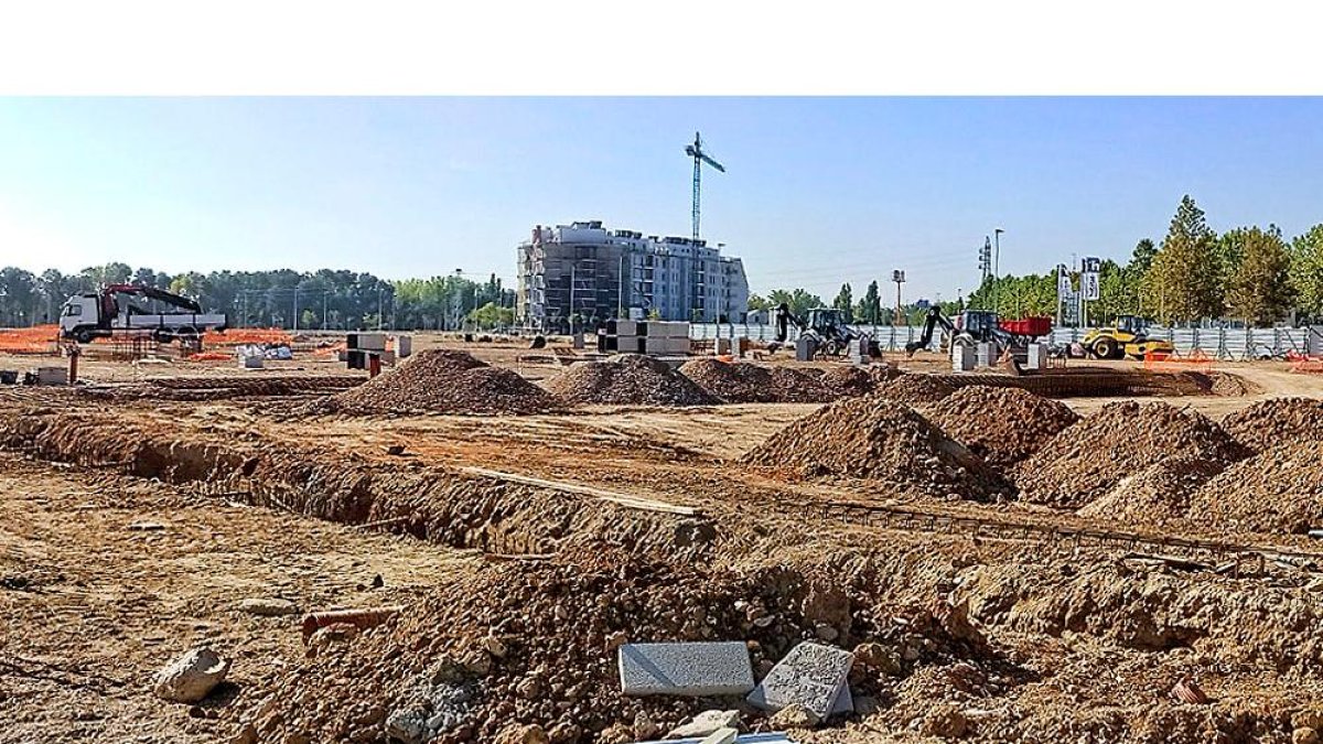 Obras de Mercadona en Arroyo de la Encomienda, aún en fase de cimentación. VECINOS POR ARROYO