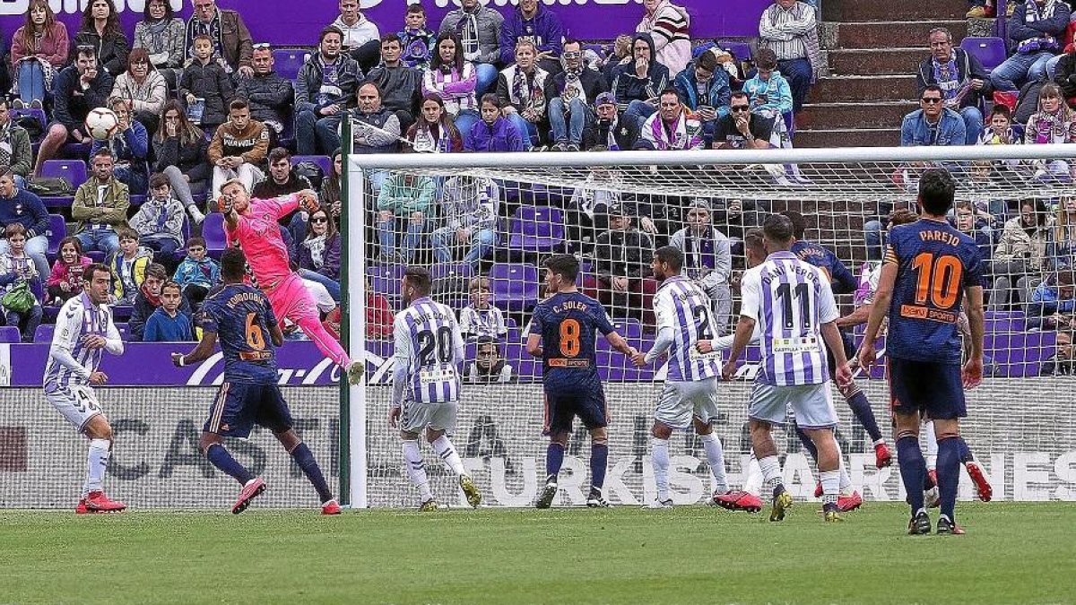 Partido Valladolid-Valencia-J. M. LOSTAU