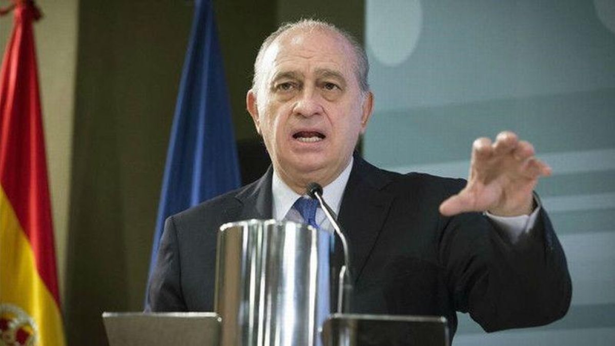 El ministro del Interior en funciones, Jorge Fernández Díaz.-LUCA PIERGIOVANI