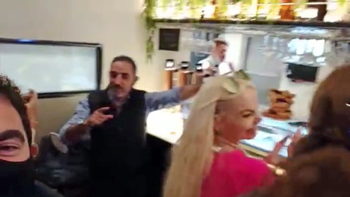 Fotograma del video de la fiesta ilegal.- E. M.