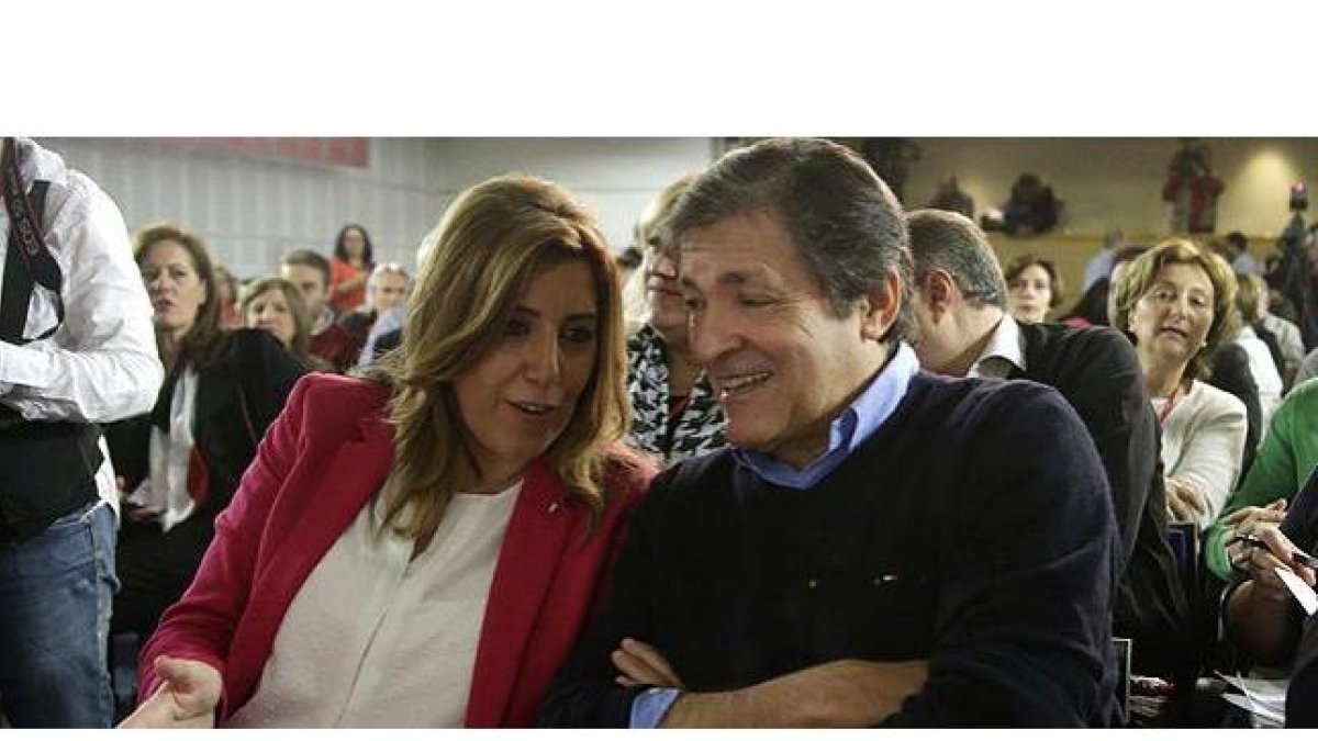 Susana Díaz y Javier Fernández.-EFE