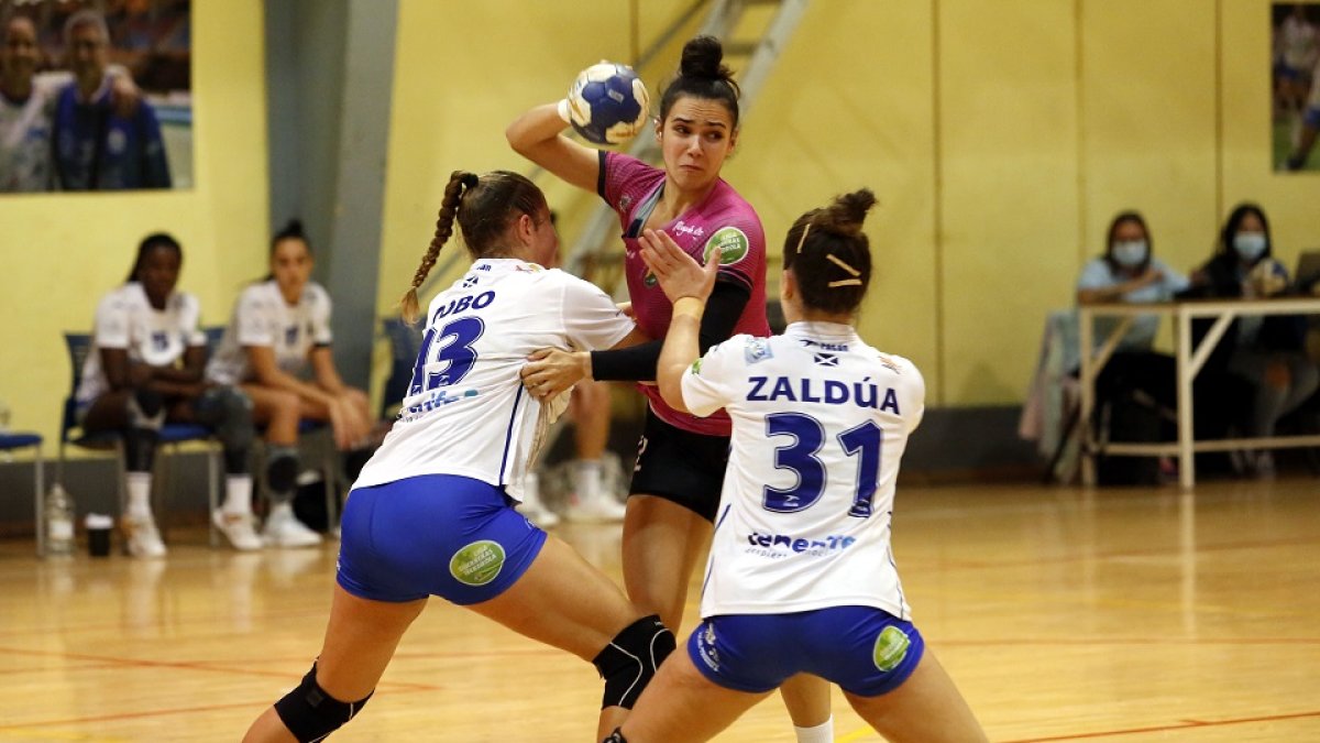 Elba Álvarez en el partido ante Tenerife. / LOF