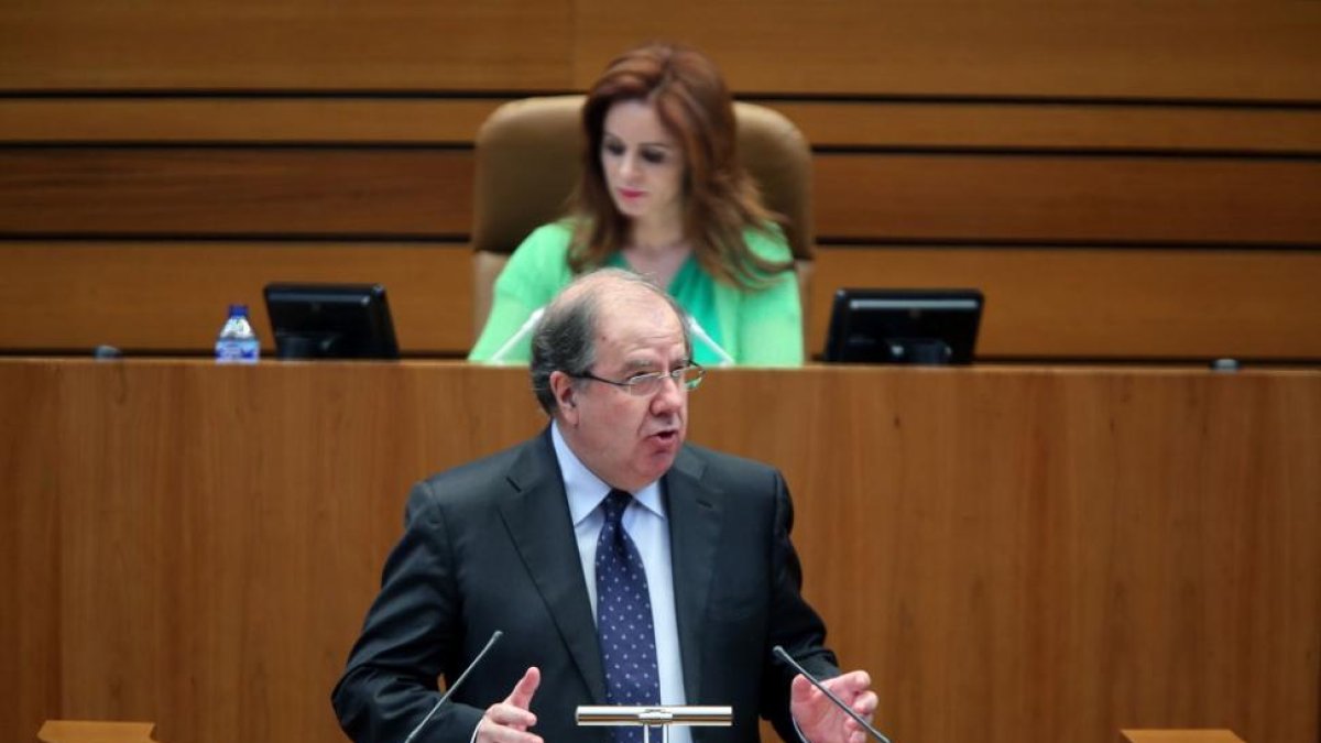 Juan Vicente Herrera, durante su intervención.-ICAL
