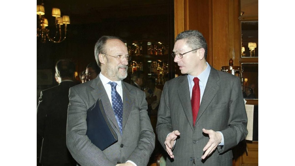 León de la Riva y Ruiz Gallardón durante su etapa como alcalde de Madrid-El Mundo