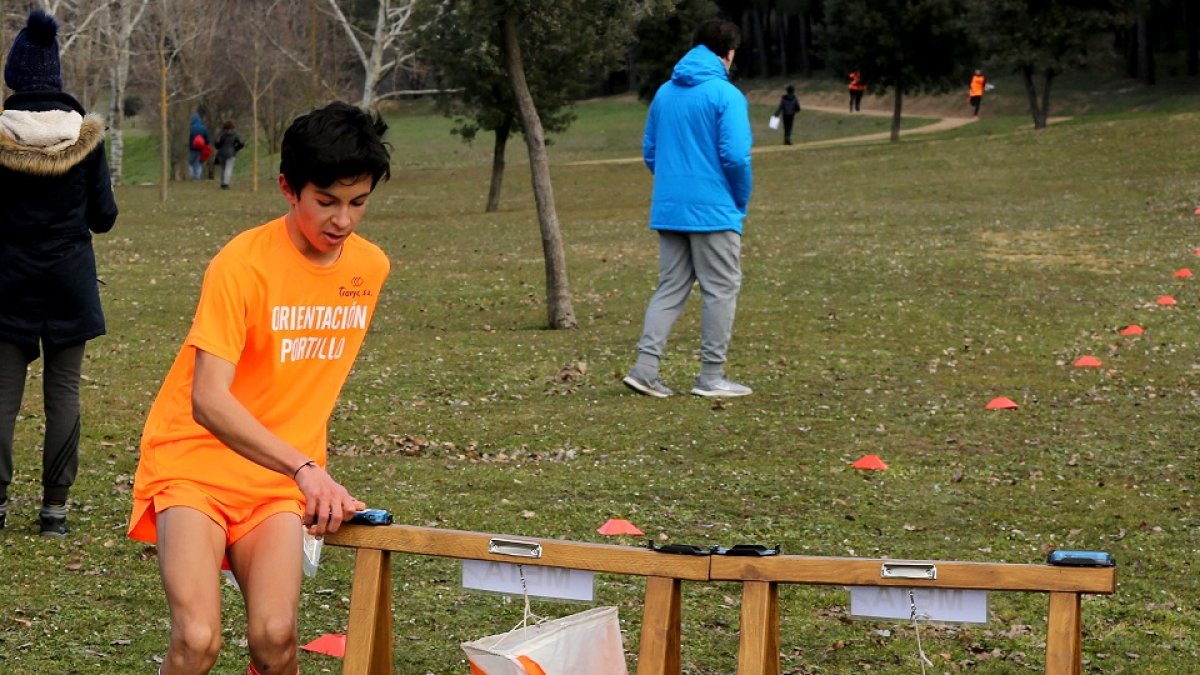 Cuarta jornada de la competición de Orientación de los Juegos Escolares en el Parque de las Contiendas. / M. ÁLVAREZ