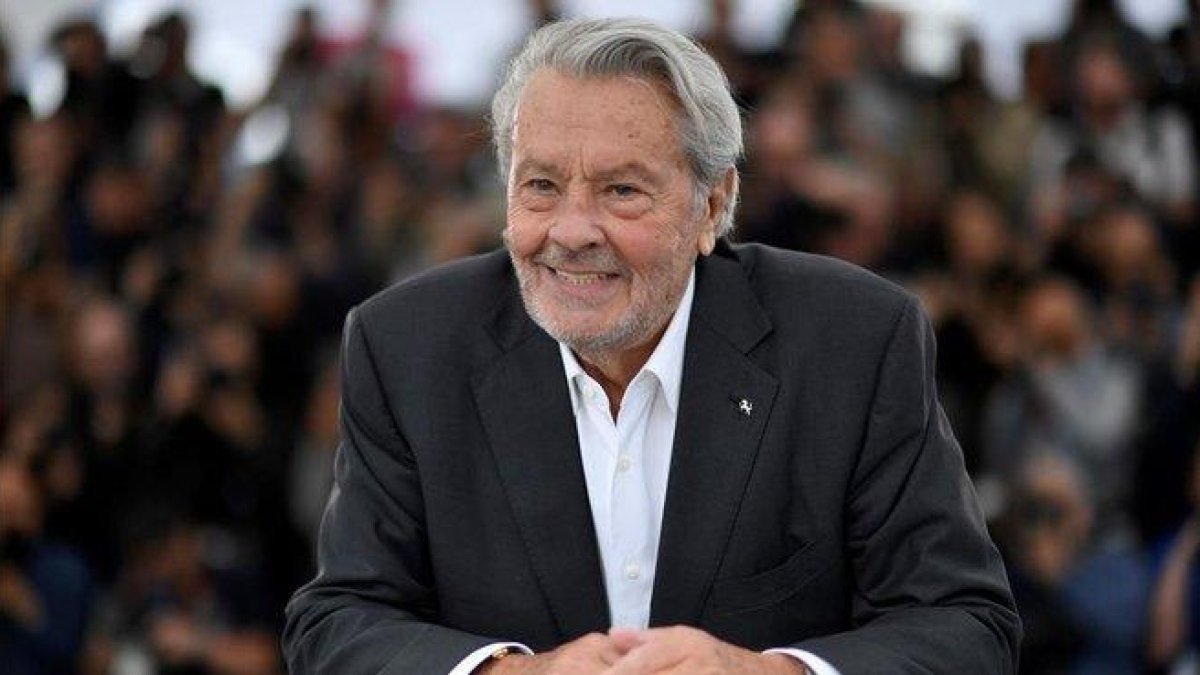 Alain Delon posa en el Festival de Cannes, el pasado mes de mayo.-AFP