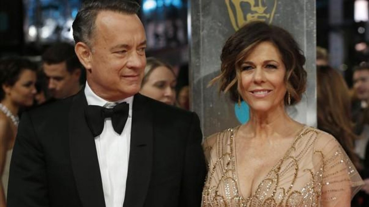 Tom Hanks y su mujer, Rita Wilson.-REUTERS / SUZANNE PLUNKETT