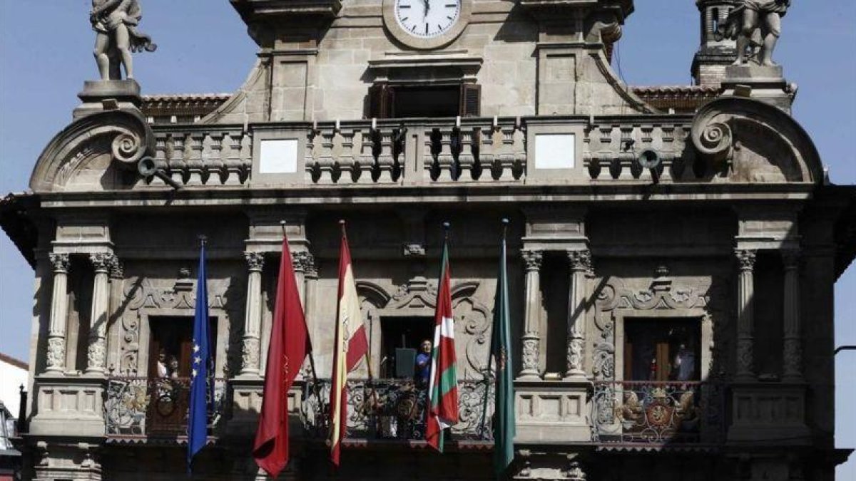 Fotografía de la fachada del Ayuntamiento de Pamplona.-Jesus Diges