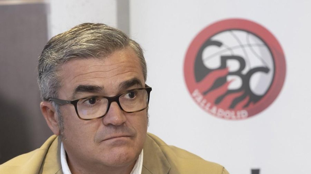 Paco García ayer en su última rueda de prensa como entrenador del Carramimbre Ciudad de Valladolid.-E. M.