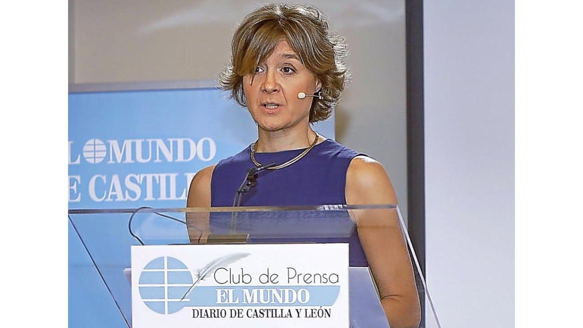La ministra interviene en el Club de Prensa-J.M. Lostau