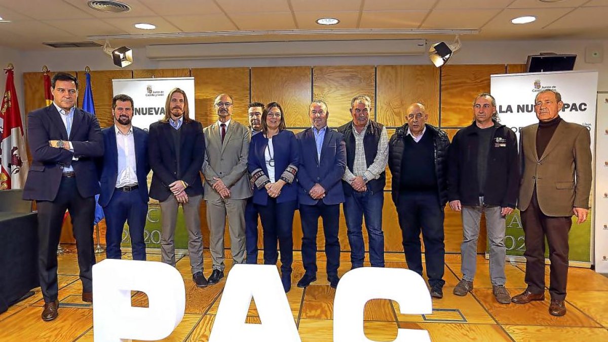 De la Hoz, Tudanca, Fernández, Fuentes, Santos, Marcos, Dujo, González, Pérez, Palacín y Alonso.-ICAL